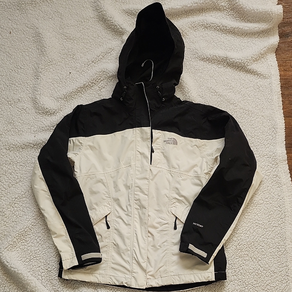 The North Face HyVent Colorblock Hooded Rain Jacket - Women’s S Spring Weather